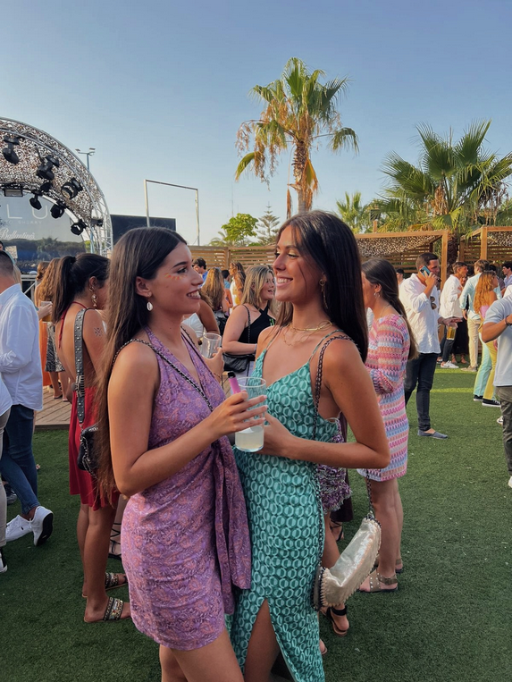 Screenshot 2025-11-10 at 16-38-11 estherhv2 VSCO.png