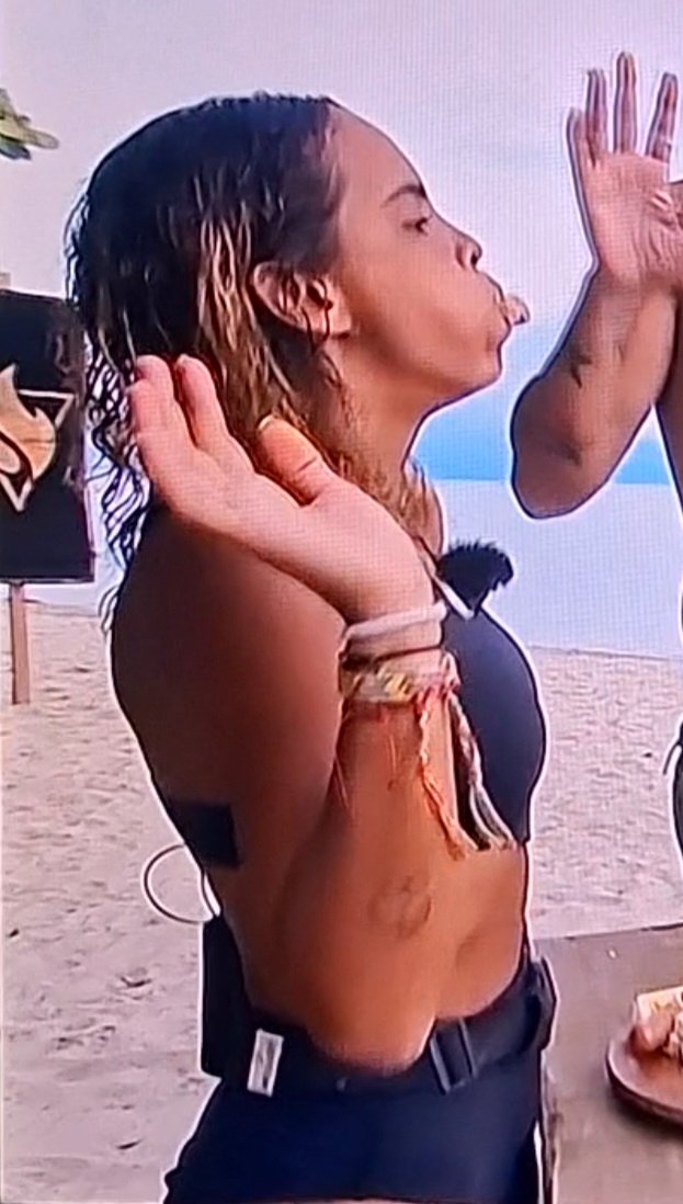 Screenshot_20251015_170857_Video Player.jpg