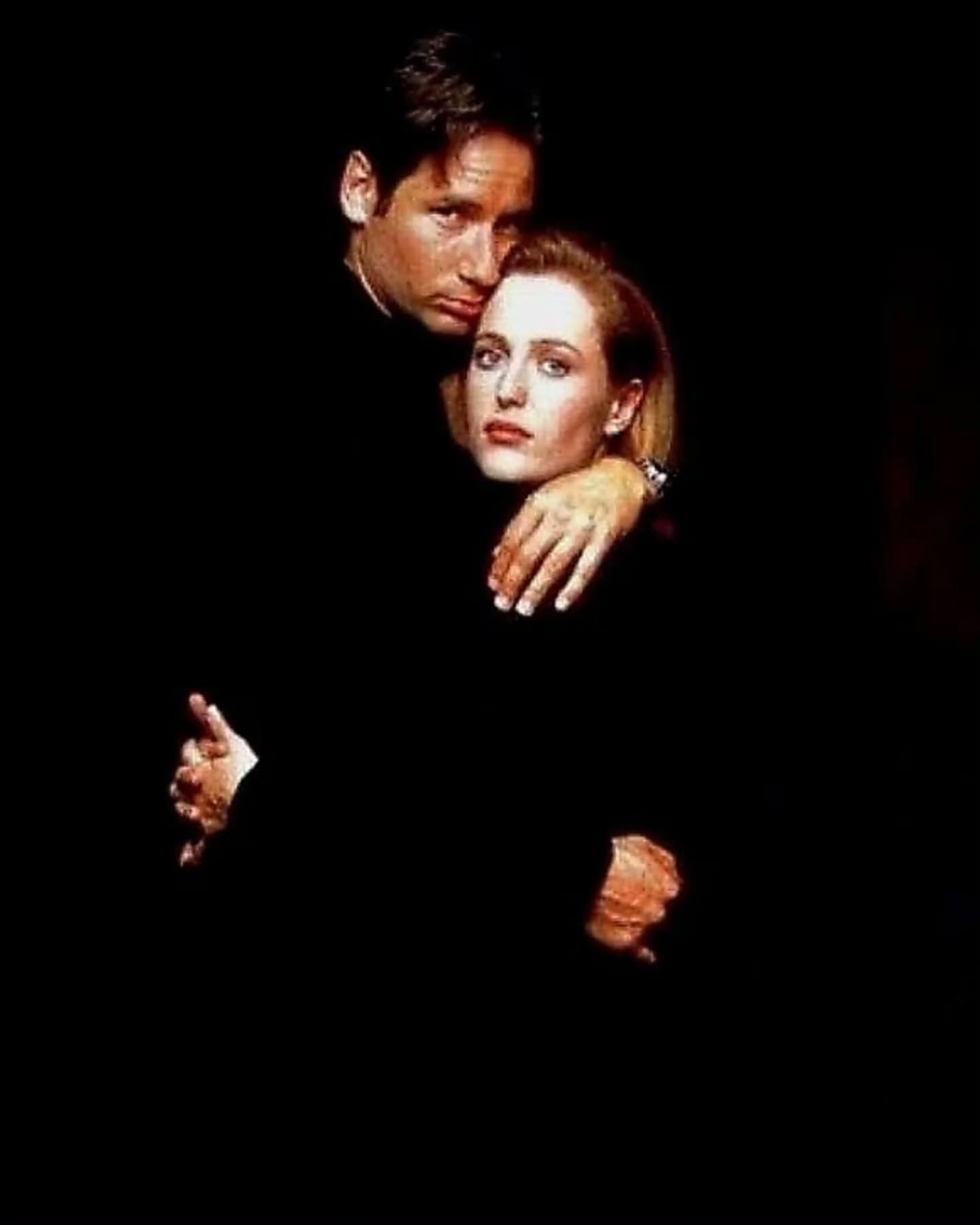 scully.mulder.xfiles__2026-01-06T195541.000Z_4.jpg