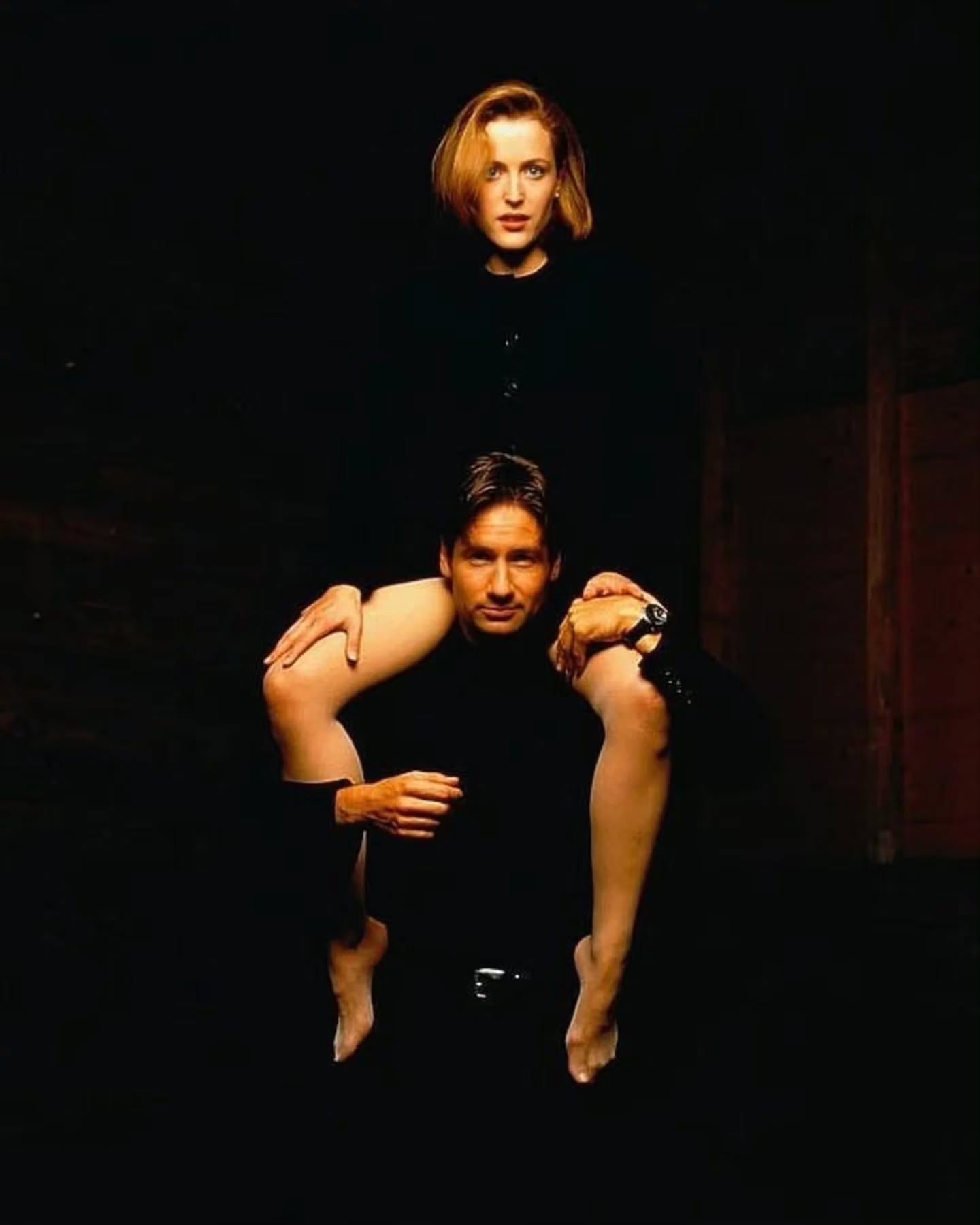 scully.mulder.xfiles__2026-01-06T195541.000Z_9.jpg