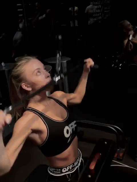 Sydney_Sweeney_-_In_The_Gym.gif
