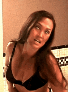 tia-carrere-relic-hunter (2).gif