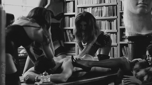 Tumblr_l_1147372892740487.gif