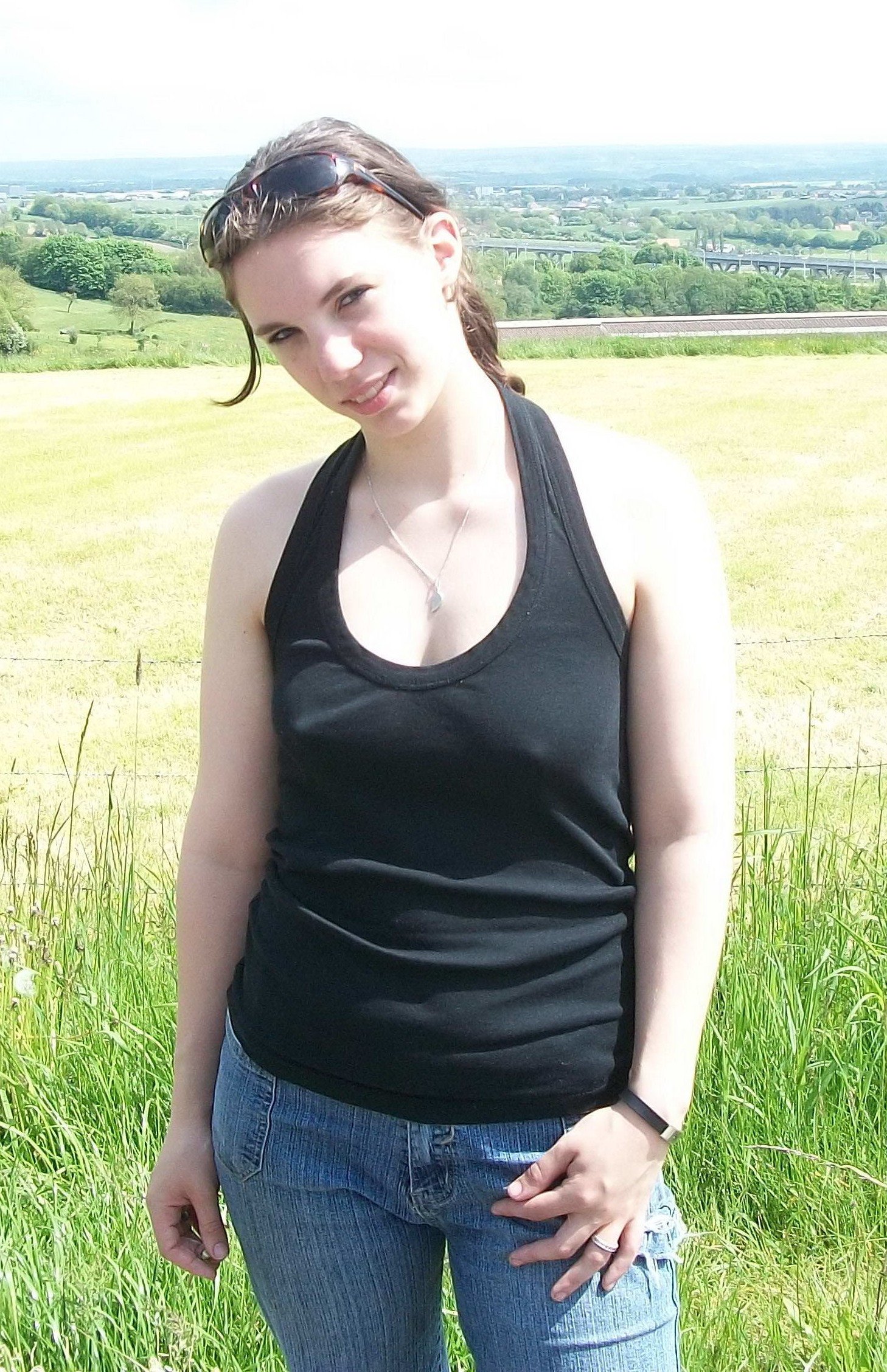 Vestidas sin sujetador (2).jpg