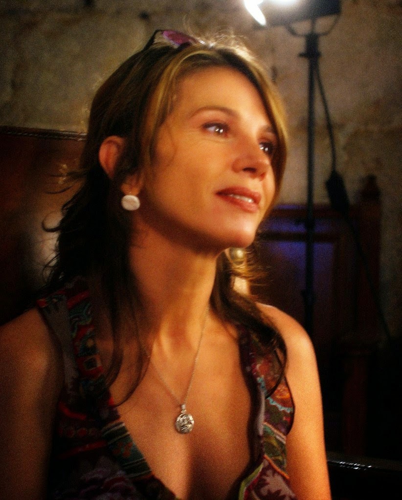 victoria-abril (1).jpg