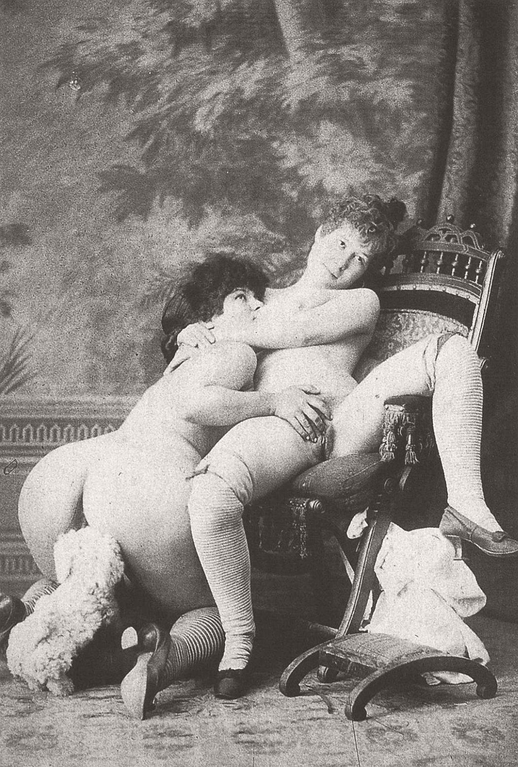 vintage-ninetenth-century-lesbian-women-nudes-1880s-01.jpg