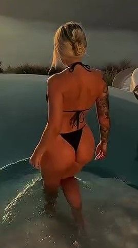 vlcsnap-2025-08-04-22h57m23s346-noelia99 (8).jpg