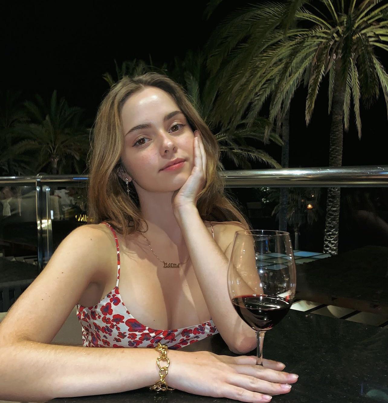what-is-silvia-muñoz-de-morales-kitchener-essence-or-olgas-v0-6qi9uo0kc6ybb1.jpg