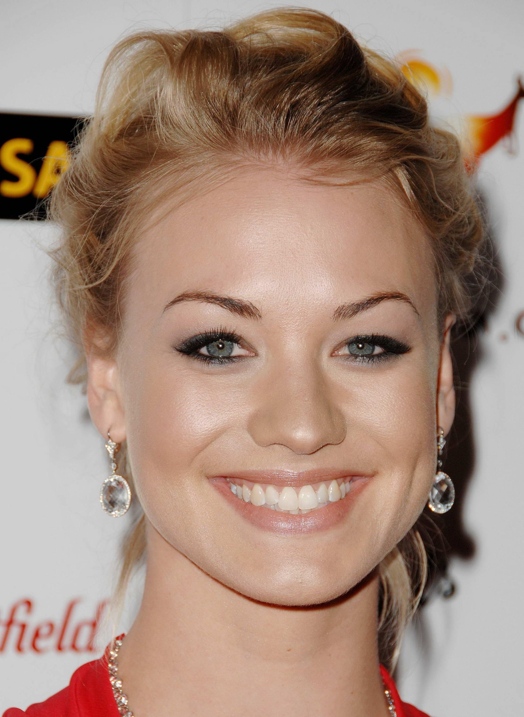 Yvonne_Strahovski.jpg